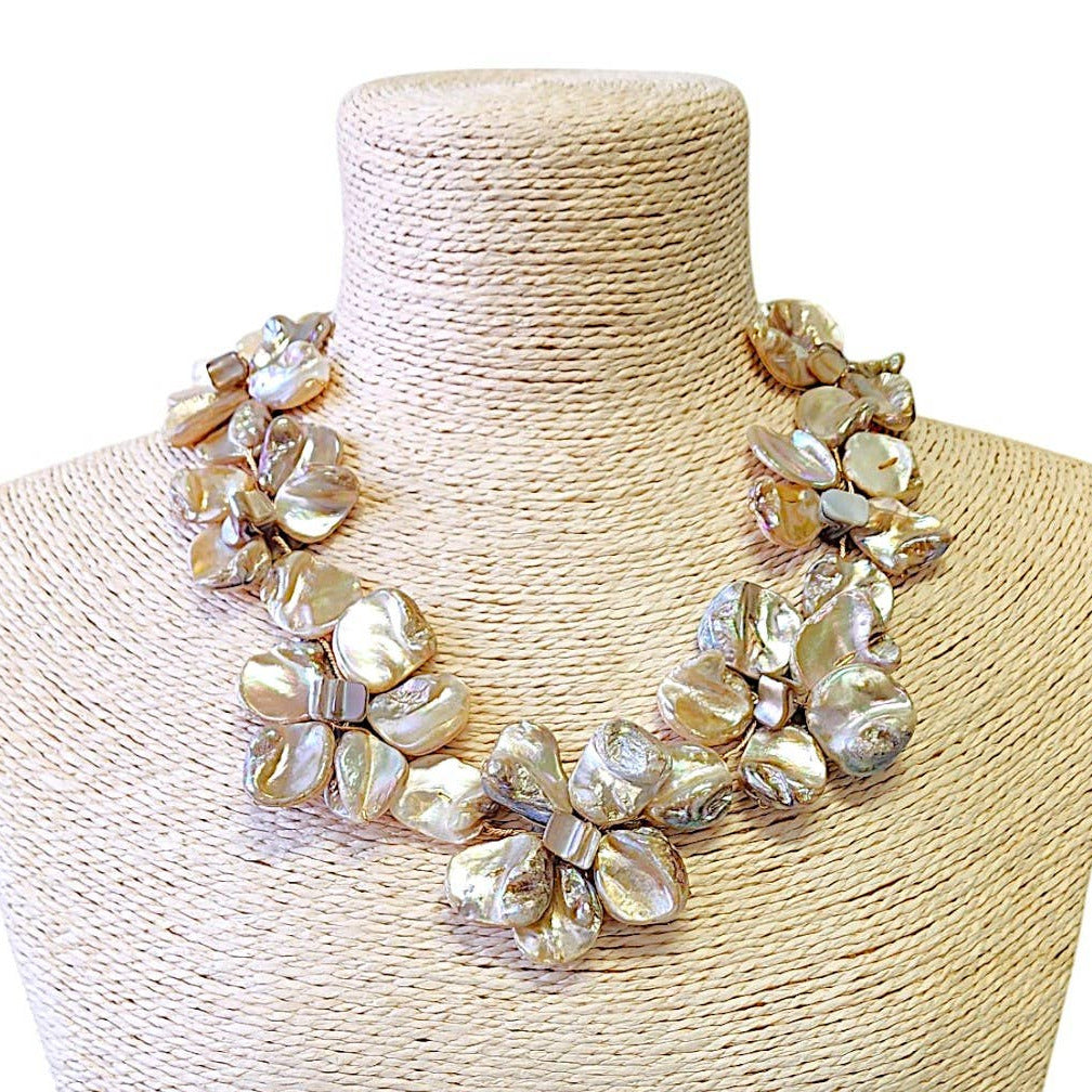 Mocha Shell Flower Necklace