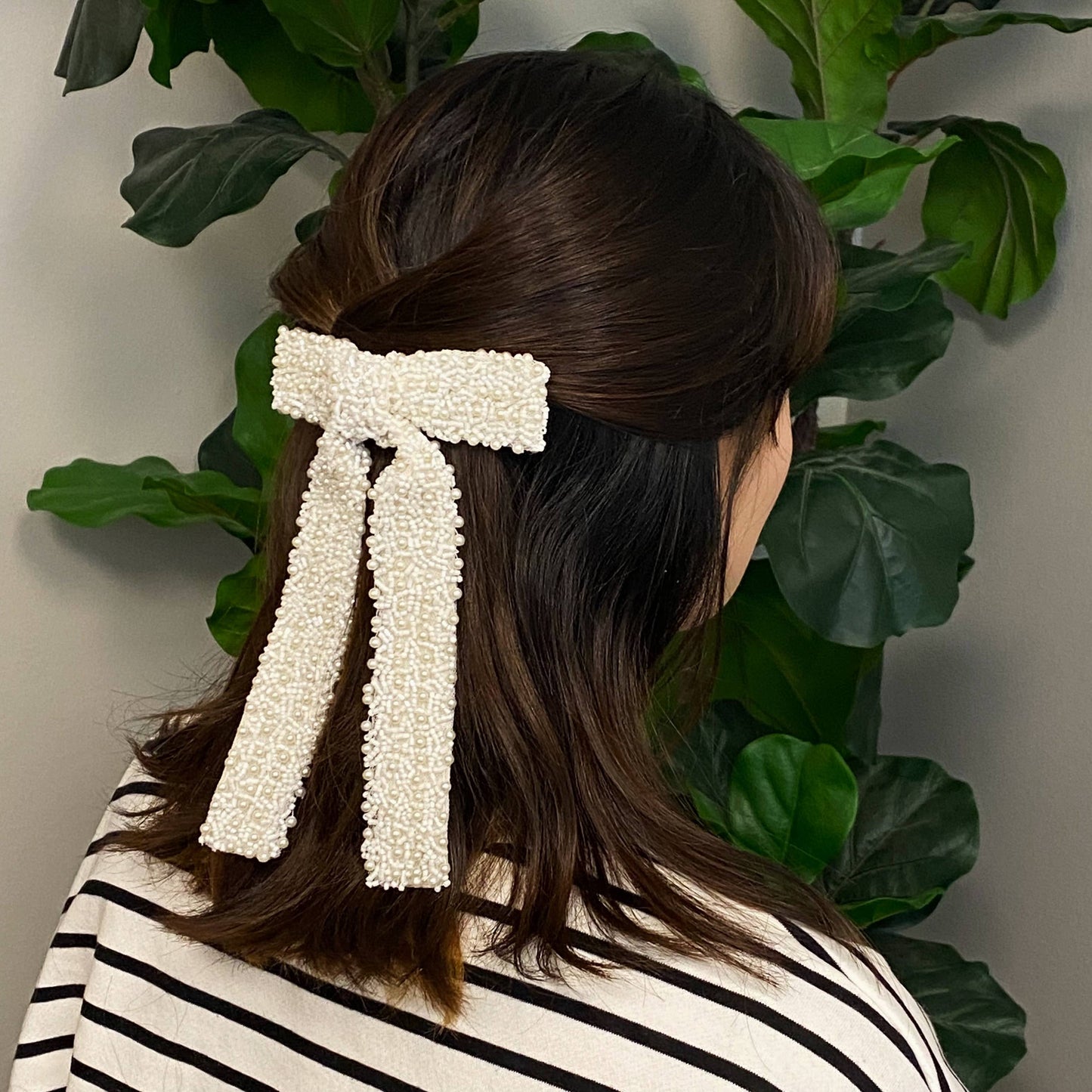 Luxe Beaded Bow Hair Clip - Silver